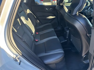 2022 Volvo XC60 Recharge Plug-In Hybrid R-Design