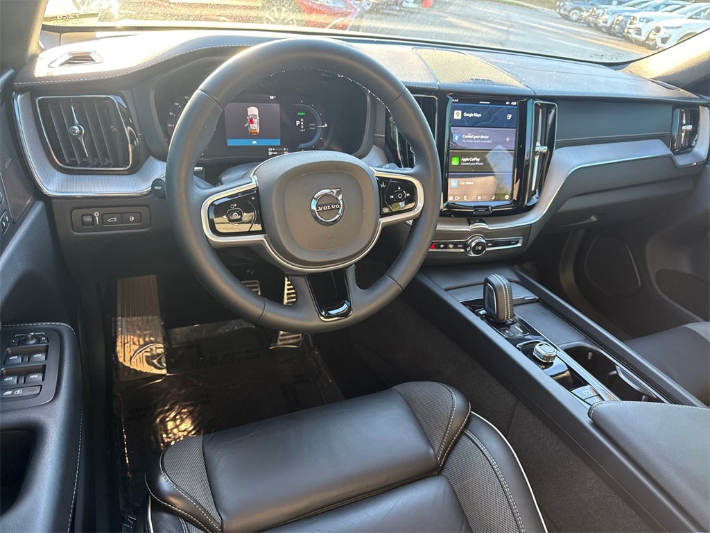 2022 Volvo XC60 Recharge Plug-In Hybrid R-Design