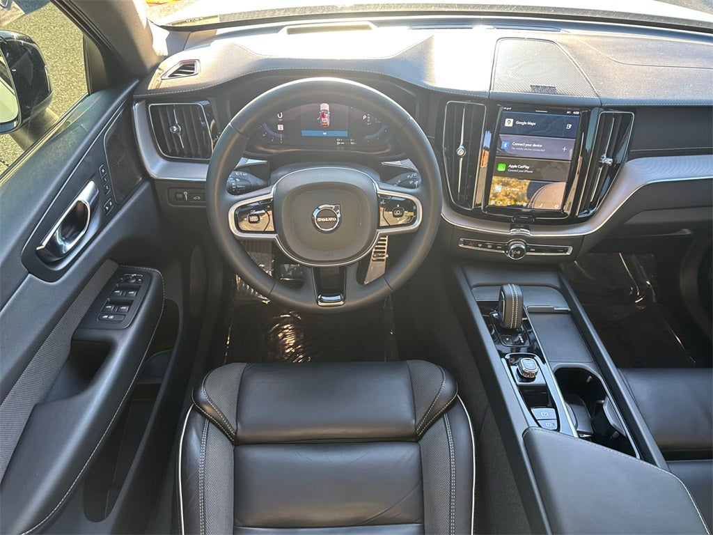 2022 Volvo XC60 Recharge Plug-In Hybrid R-Design