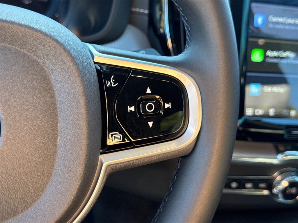 2022 Volvo XC60 Recharge Plug-In Hybrid R-Design