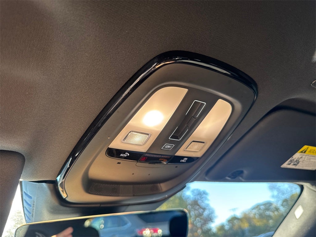 2022 Volvo XC60 Recharge Plug-In Hybrid R-Design