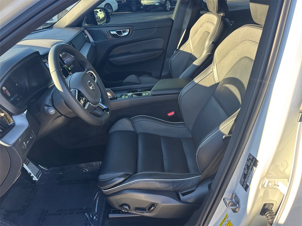 2022 Volvo XC60 Recharge Plug-In Hybrid R-Design