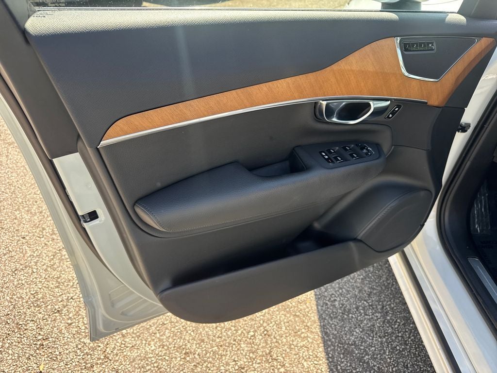 2022 Volvo XC90 Recharge Plug-In Hybrid Base