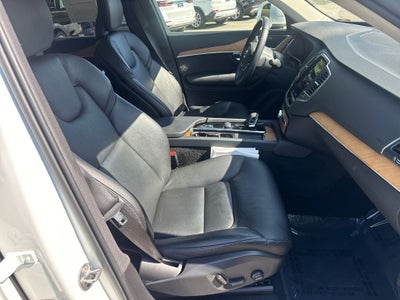 2022 Volvo XC90 Recharge Plug-In Hybrid Base