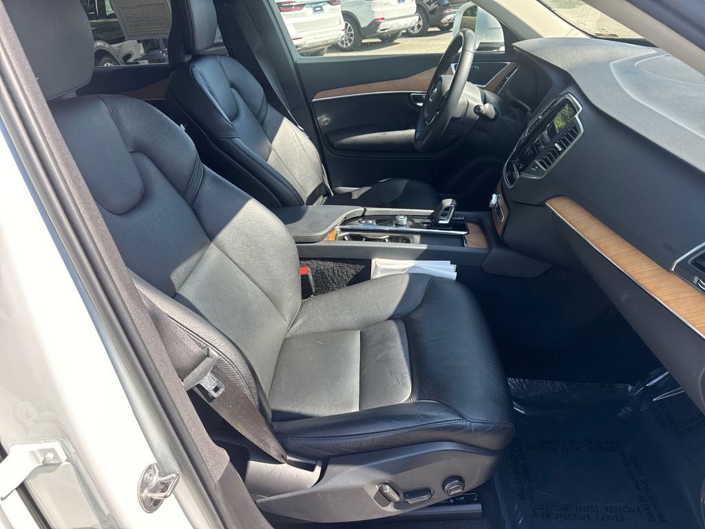 2022 Volvo XC90 Recharge Plug-In Hybrid Base