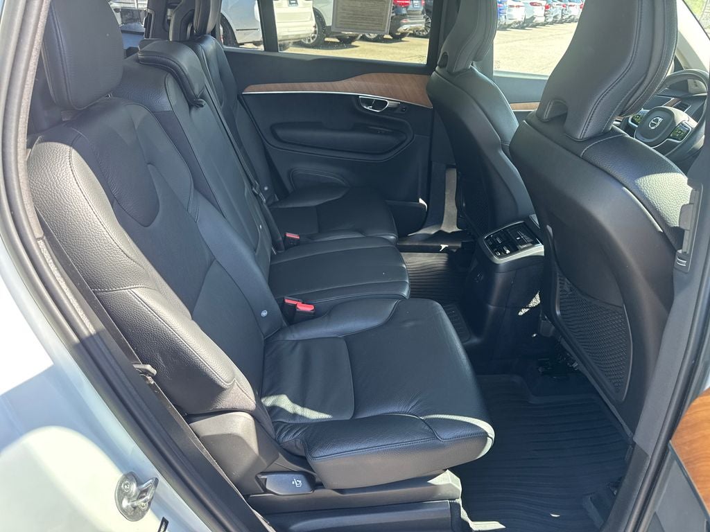 2022 Volvo XC90 Recharge Plug-In Hybrid Base