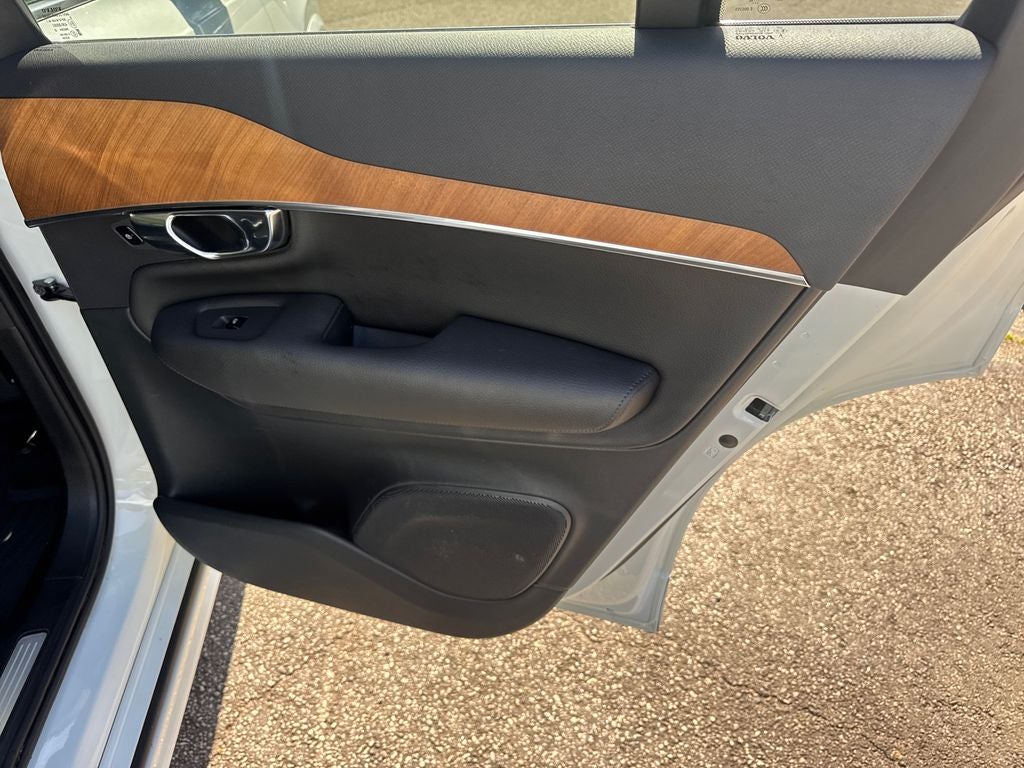 2022 Volvo XC90 Recharge Plug-In Hybrid Base