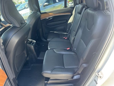 2022 Volvo XC90 Recharge Plug-In Hybrid Base