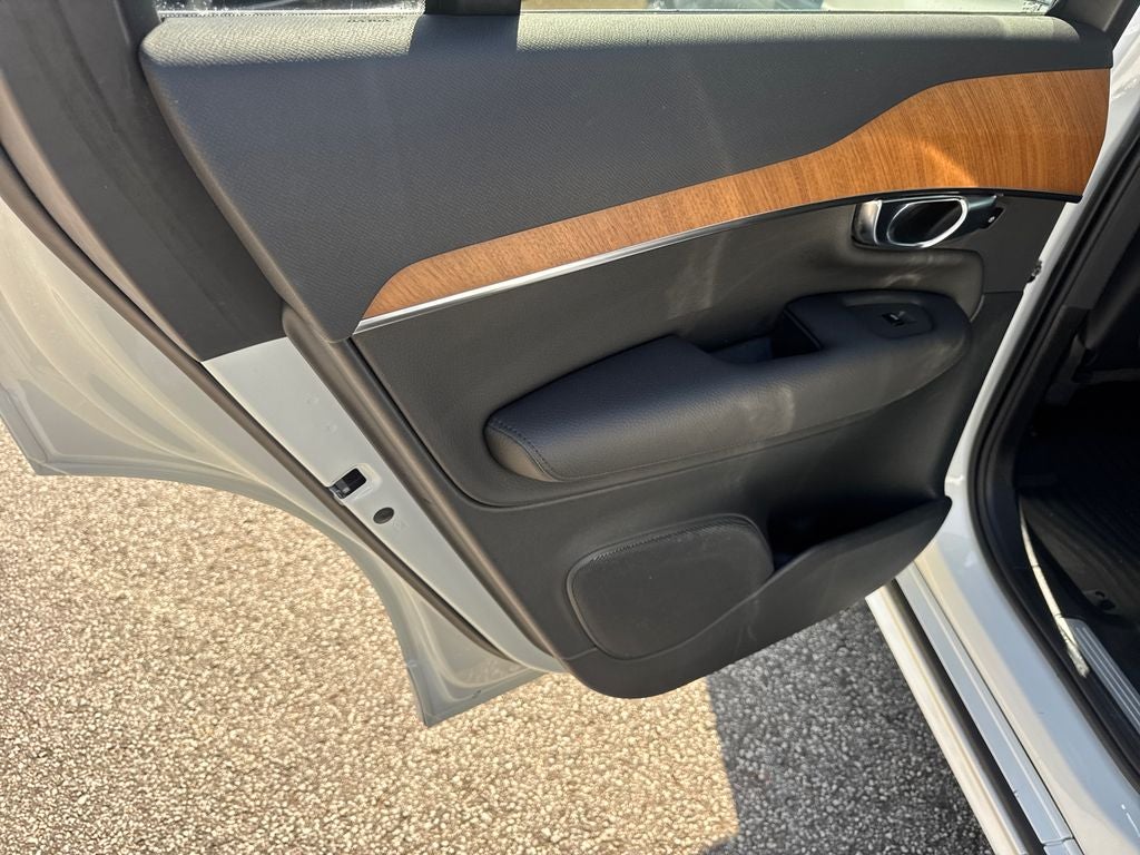 2022 Volvo XC90 Recharge Plug-In Hybrid Base