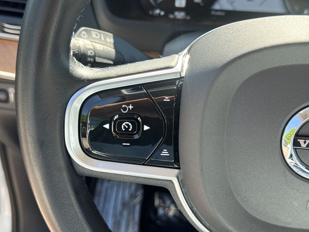 2022 Volvo XC90 Recharge Plug-In Hybrid Base