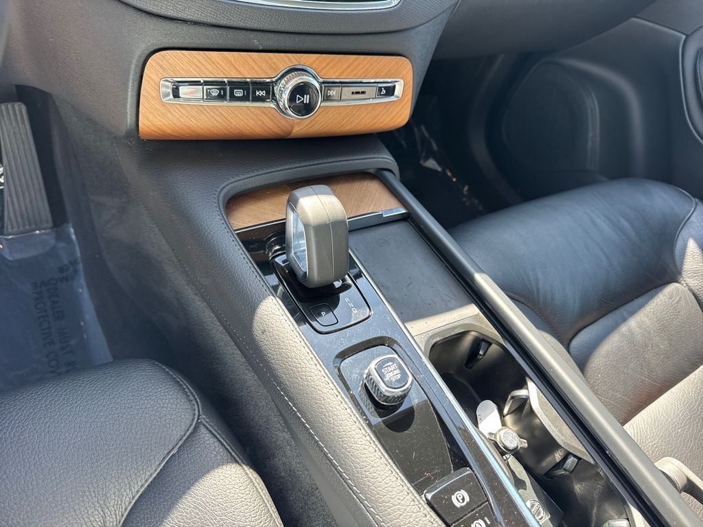 2022 Volvo XC90 Recharge Plug-In Hybrid Base