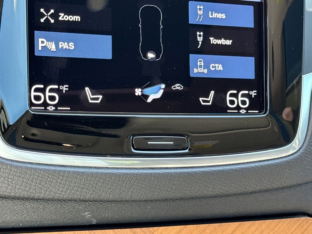 2022 Volvo XC90 Recharge Plug-In Hybrid Base