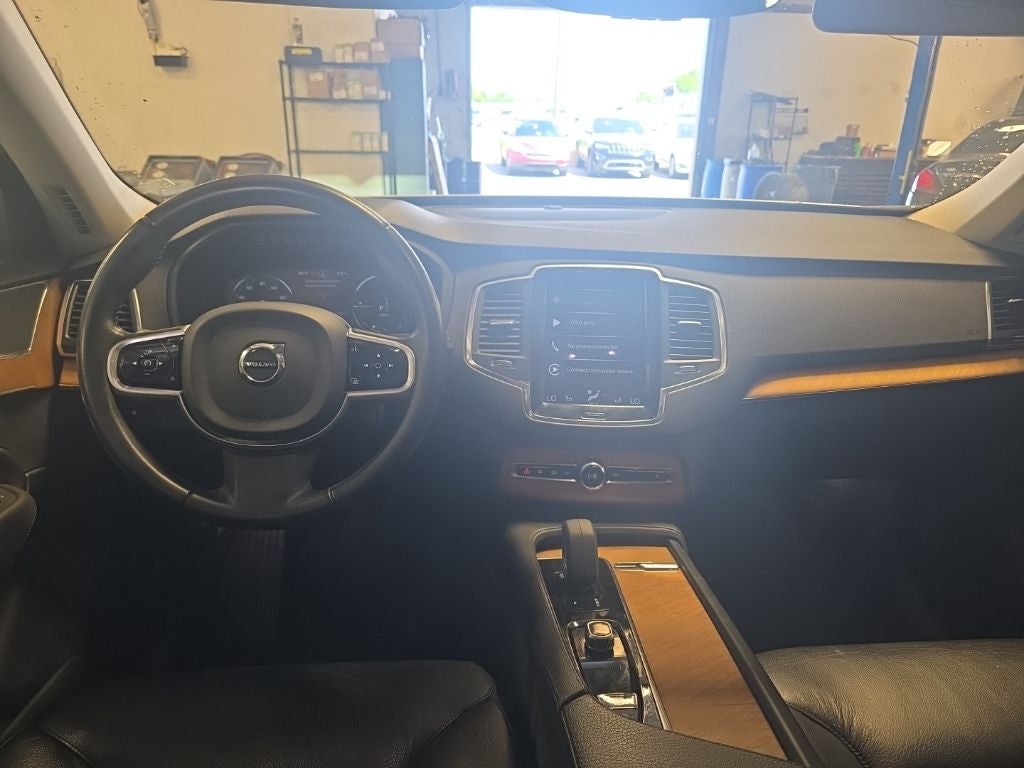 2022 Volvo XC90 Recharge Plug-In Hybrid Base